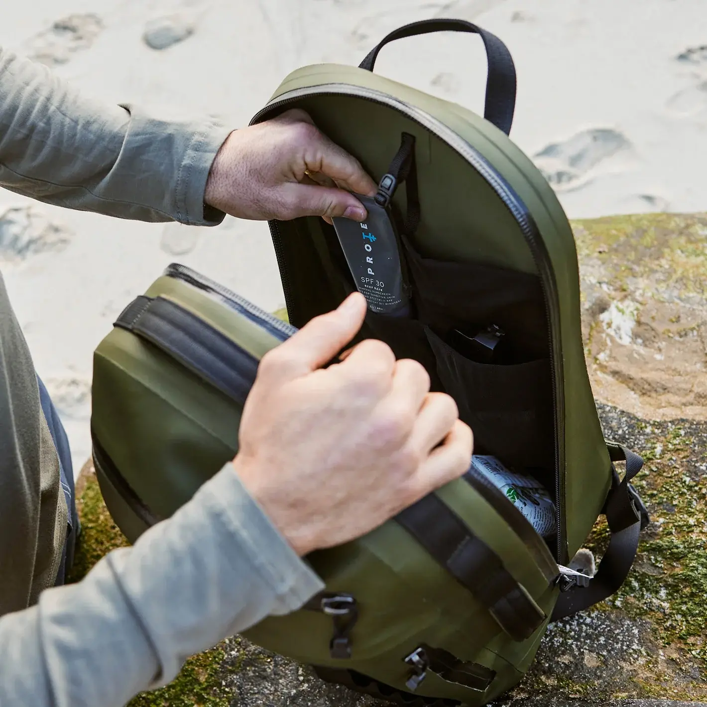 Hydration sleeve inside the pack
