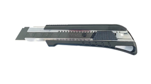 Tusk 25mm Snap Off Knife Auto Lock