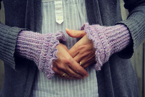 Holland Designs Crochet Pattern - Dashwood Wrist Warmers