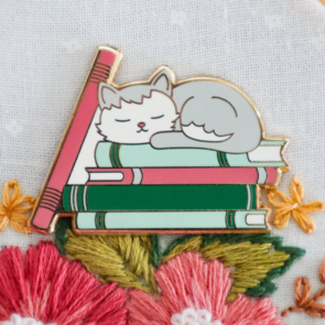 Flamingo Toes Needle Minder - Bookish Cat