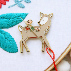 Flamingo Toes Needle Minder - Floral Deer
