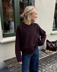 Petite Knit Hannah Sweater V-Neck - Knitting Pattern / Kit