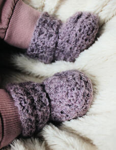 Holland Designs Crochet Pattern - Petite Waffle Baby Booties