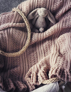 Holland Designs Crochet Pattern - Just Darling Baby Blanket