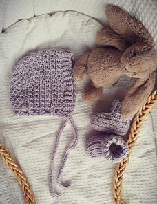 Holland Designs Crochet Pattern - Wonder Cable Baby Bonnet