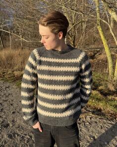 Petite Knit Key Sweater Man - Knitting Pattern / Kit