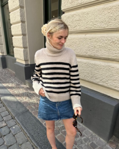 Petite Knit Sweater - Lyon Sweater Chunky Edition - Knitting Pattern / Kit