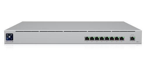 UniFi 8-Port PoE switch with integrated 368Wh Lithium-ion UPS